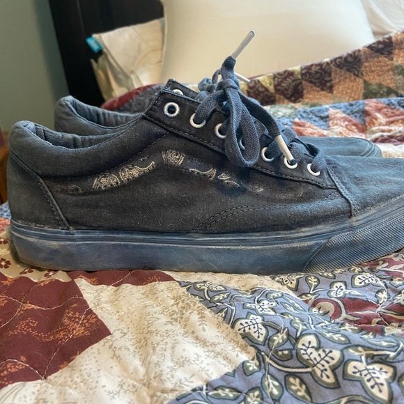 Vans - Picture 2 of 5